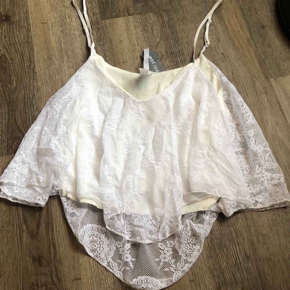 NWT White lace flounce top